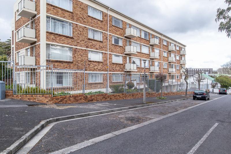 To Let 2 Bedroom Property for Rent in Wynberg Upper Western Cape